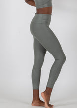 Load image into Gallery viewer, Mandala Print Legging