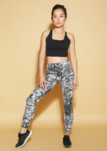 Load image into Gallery viewer, Snake Leggings Black/White