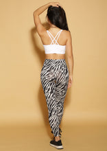 Load image into Gallery viewer, Okapi Leggings Black/White Striped