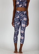 Load image into Gallery viewer, Delicate Floral Leggings
