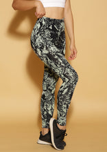 Load image into Gallery viewer, Snake Leggings Black/Mint
