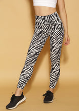 Load image into Gallery viewer, Okapi Leggings Black/White Striped
