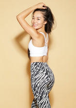 Load image into Gallery viewer, Okapi Leggings Black/White Striped
